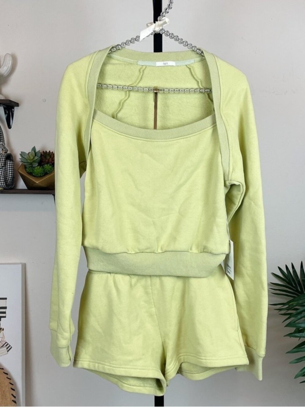 NWT NIA the brand Cora Sweatshirt and Short Set Lounge Comfy Active - Picture 3 of 6